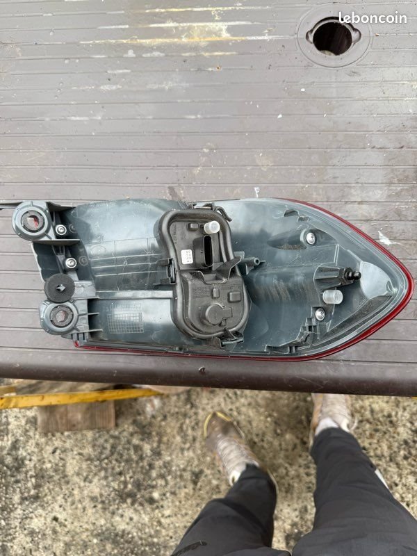 Feu arrière droit BMW série 4 – Image 2